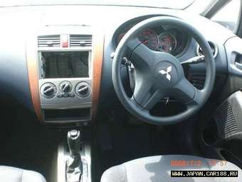 2005 Mitsubishi Colt Plus Photos