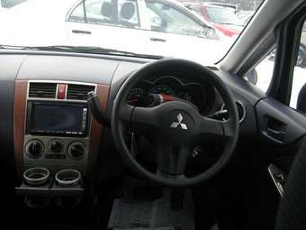 2005 Mitsubishi Colt Plus Images