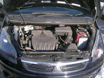 2005 Mitsubishi Colt Plus Photos