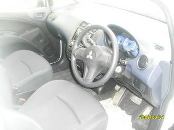 2005 Mitsubishi Colt Plus Photos