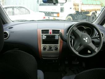 2005 Mitsubishi Colt Plus Images