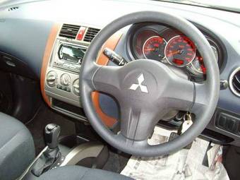 2005 Mitsubishi Colt Plus Pictures