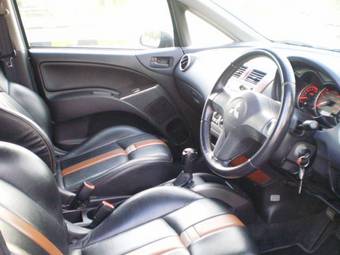 2005 Mitsubishi Colt Plus Photos