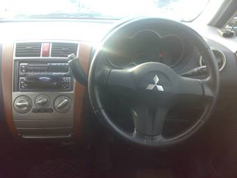 2005 Mitsubishi Colt Plus Photos