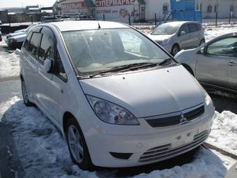 2010 Mitsubishi Colt Plus Pictures