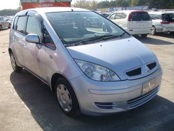 2002 Mitsubishi Colt Wagon Photos