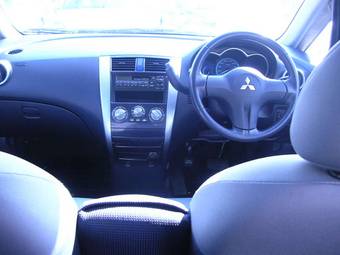 2003 Mitsubishi Colt Wagon Photos