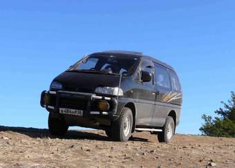 1966 Mitsubishi Delica Pictures