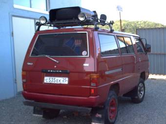 1983 Mitsubishi Delica Photos