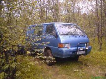 1987 Mitsubishi Delica Pictures