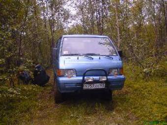 1987 Mitsubishi Delica Pictures