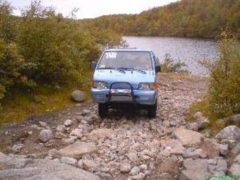 1987 Mitsubishi Delica Photos