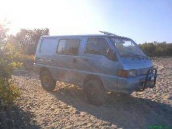 1987 Mitsubishi Delica Pictures