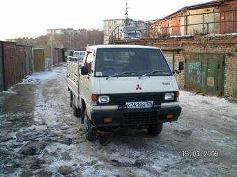 1988 Mitsubishi Delica Pictures