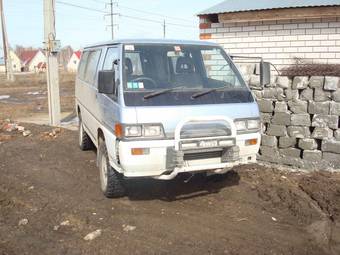 1989 Mitsubishi Delica Photos