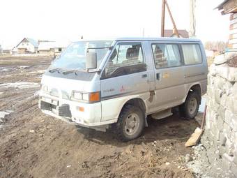 1989 Mitsubishi Delica Photos