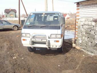 1989 Mitsubishi Delica Images