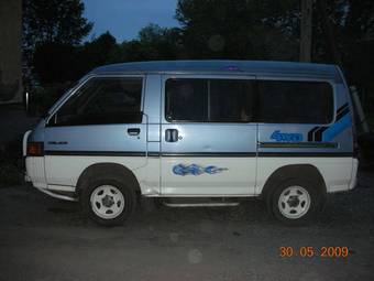 1989 Mitsubishi Delica Pics
