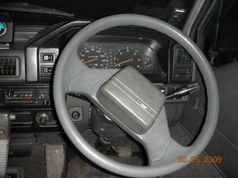 1989 Mitsubishi Delica Photos