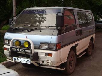 1989 Mitsubishi Delica Pictures