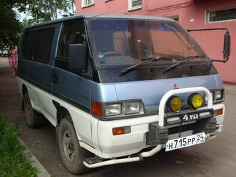 1989 Mitsubishi Delica Photos