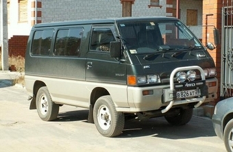 1990 Mitsubishi Delica