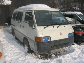 1990 Mitsubishi Delica