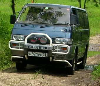 1990 Mitsubishi Delica