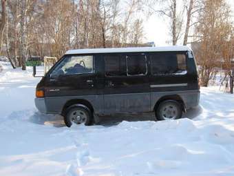 1990 Mitsubishi Delica