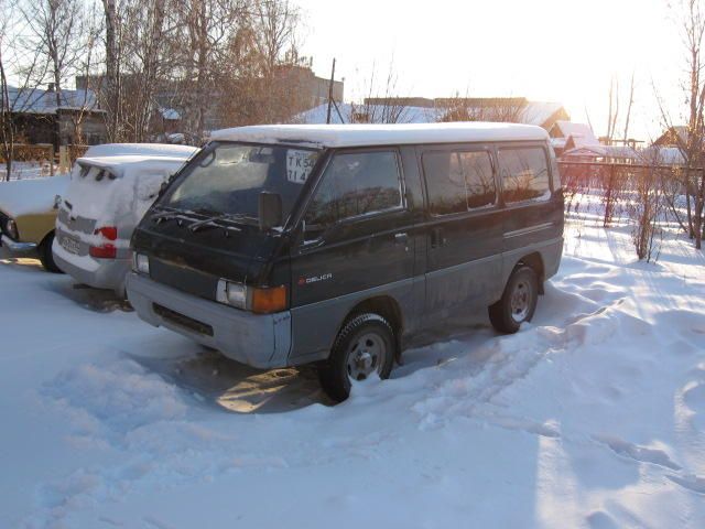 1990 Mitsubishi Delica