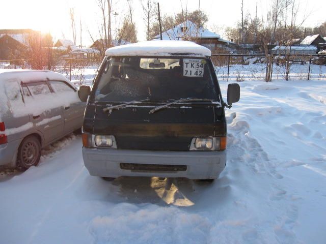 1990 Mitsubishi Delica