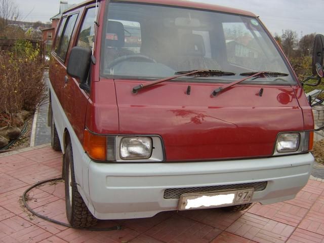 1990 Mitsubishi Delica