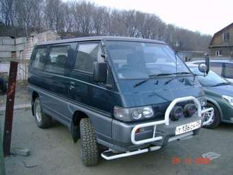 1990 Mitsubishi Delica Pictures