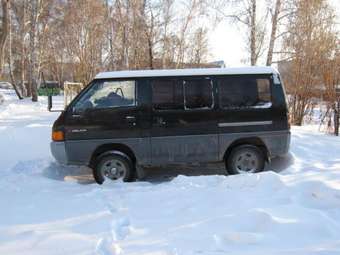 1990 Mitsubishi Delica Photos