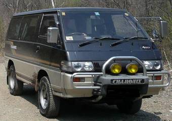 1990 Mitsubishi Delica