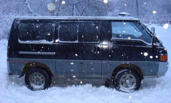 1990 Mitsubishi Delica Photos