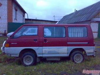 1990 Mitsubishi Delica Pictures