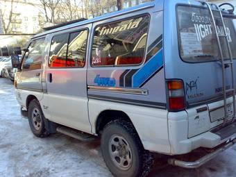 1990 Mitsubishi Delica Photos