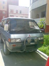 1990 Mitsubishi Delica Pictures