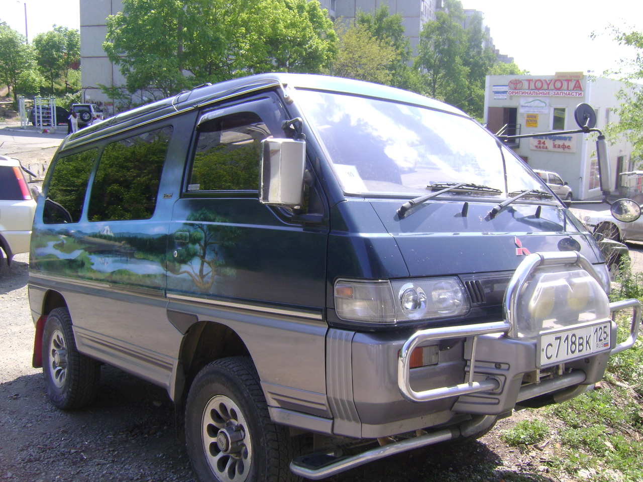 1990 Mitsubishi Delica