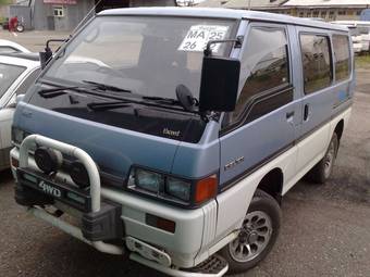 1990 Mitsubishi Delica Pictures