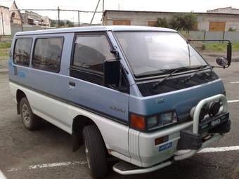 1990 Mitsubishi Delica Pics