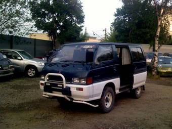 1990 Mitsubishi Delica Photos