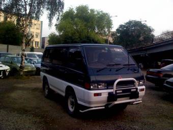 1990 Mitsubishi Delica Pictures