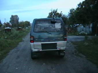 1990 Mitsubishi Delica Photos