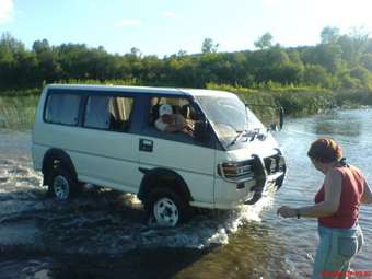 1991 Mitsubishi Delica Pictures