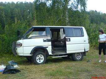 1991 Mitsubishi Delica Photos