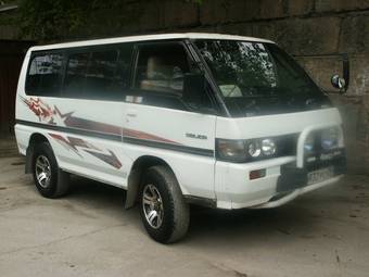 1991 Mitsubishi Delica Photos