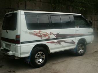 1991 Mitsubishi Delica Pictures