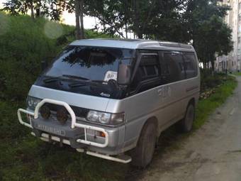 1991 Mitsubishi Delica Photos